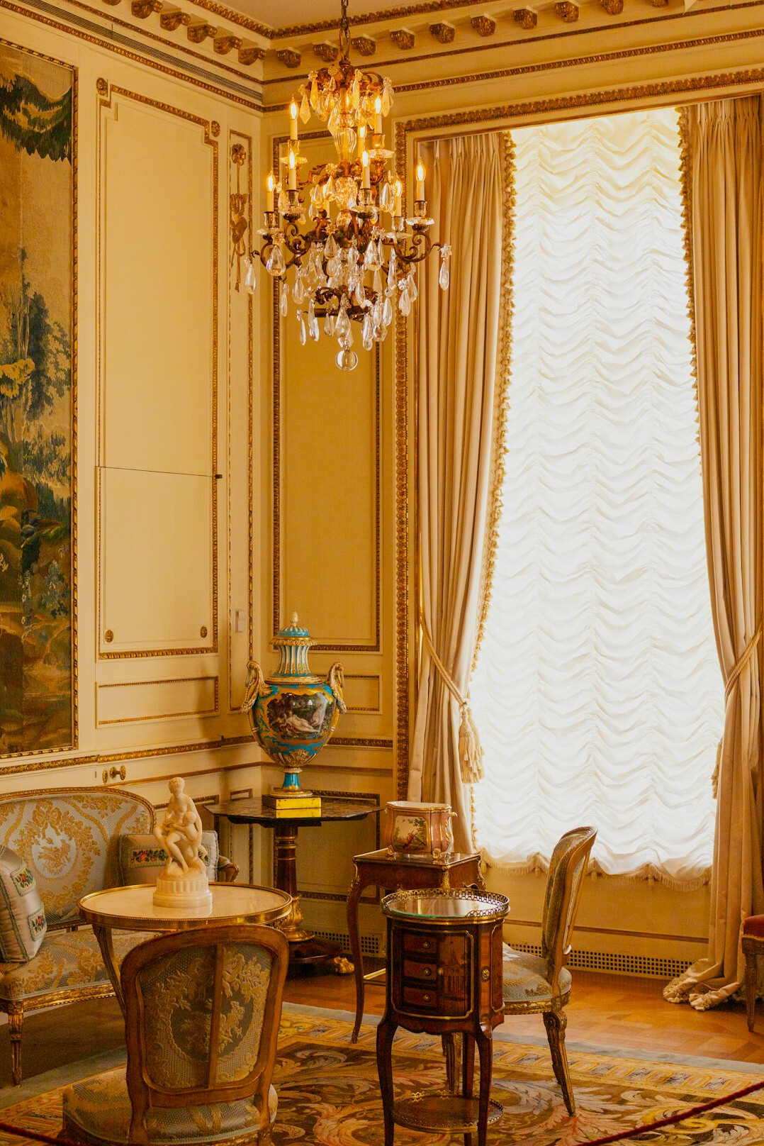 luxury french living room