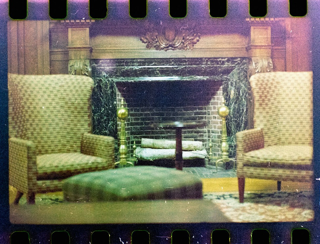 hollywood vintage living room