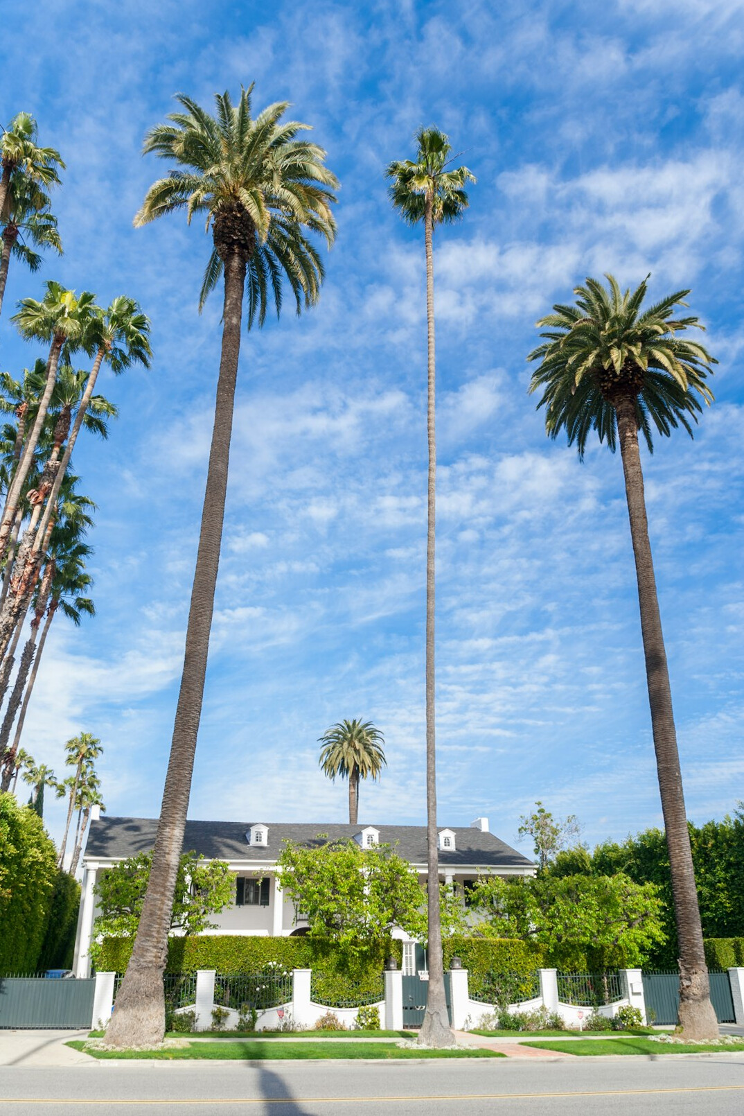 hollywood celebrity mansion exterior