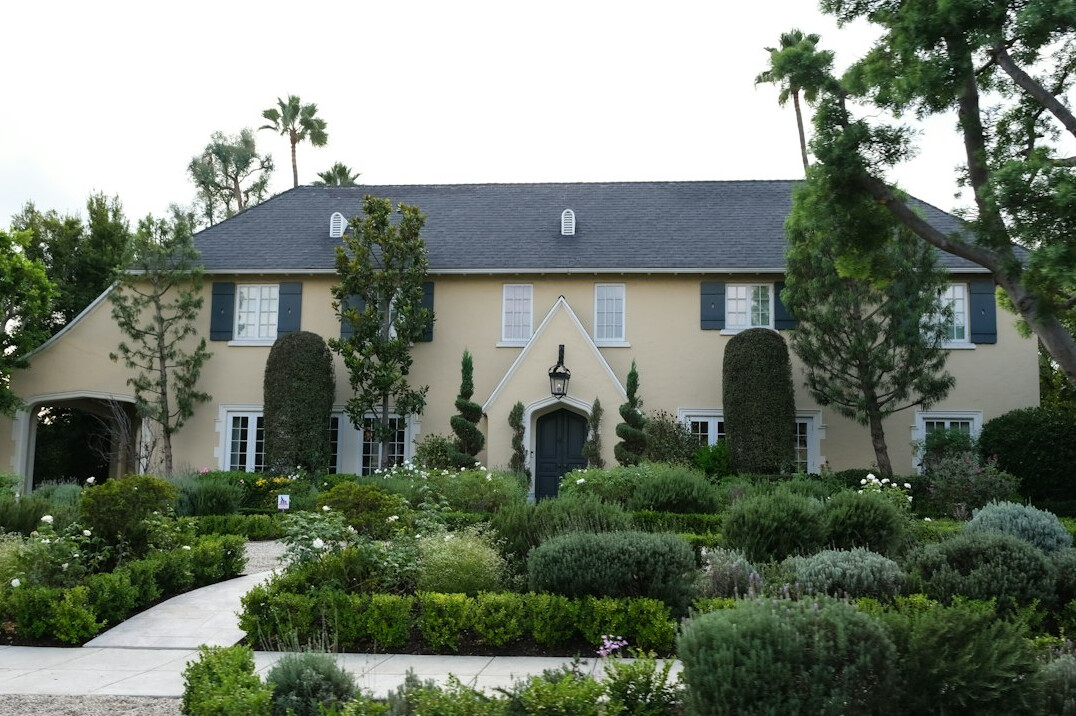 secret celebrity mansion