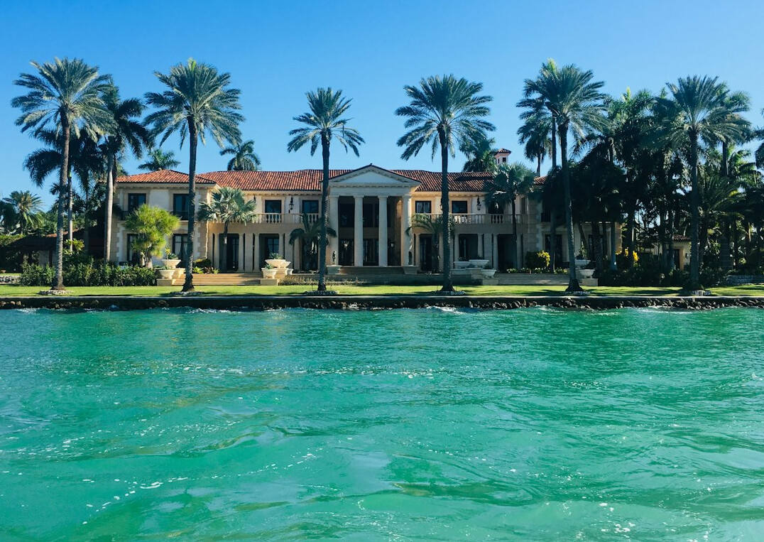 celebrity villa exterior